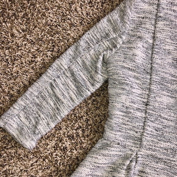 Gray and White h&m shirt - Picture 5 of 7